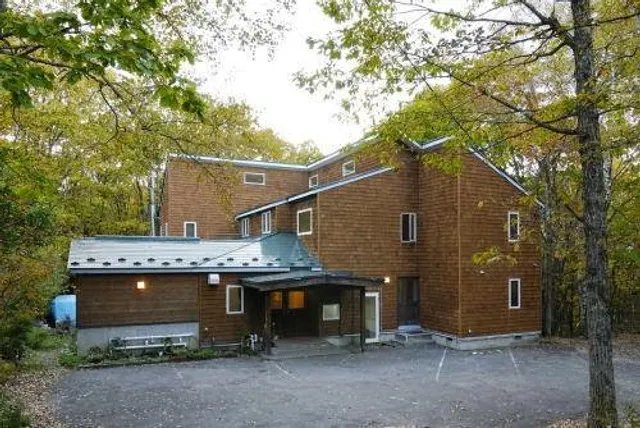 カントリーイン・ザ・コロニアルハウス