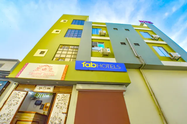FabExpress Shree Thakur - Hotel Near Udaipur Railway Station, Udaipur