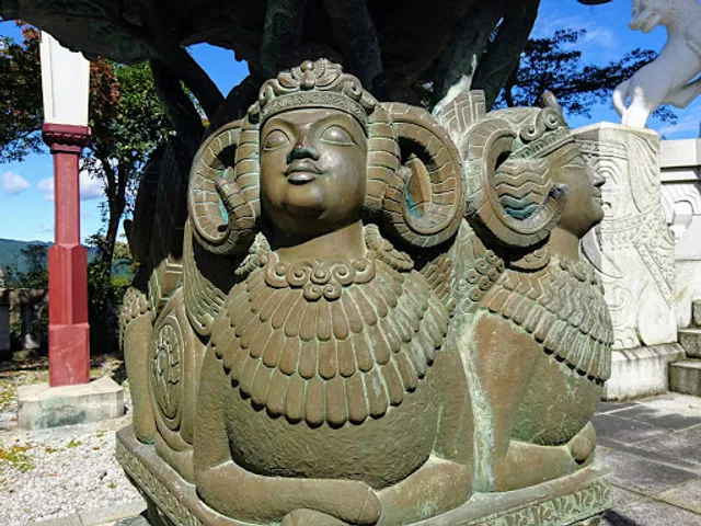 Mt. Hakuun Torii Kannon