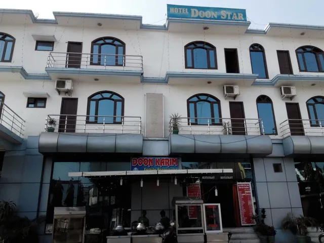 Capital O 9905 Hotel Doon Star