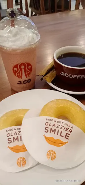 JCO donuts&coffe mall balekota jalan lpk Pemuda