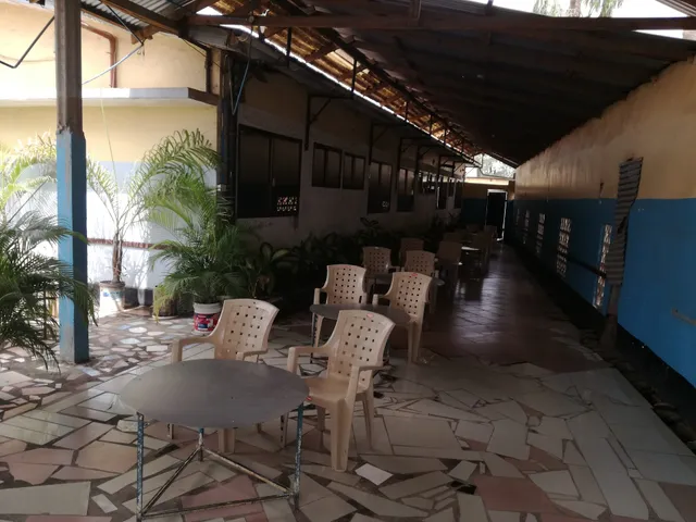 Kicec Bar & Guest House majumba sita