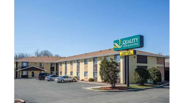 Quality Inn & Suites West Bend