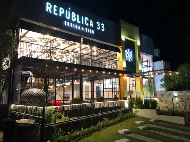 República 33 Cañadas