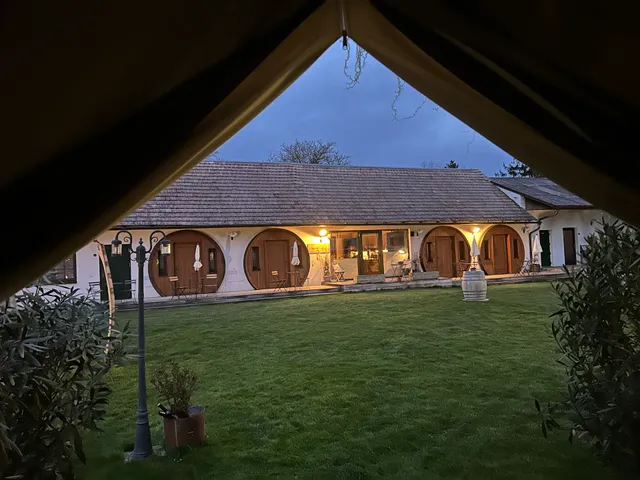 Schlafen Im Weinfass