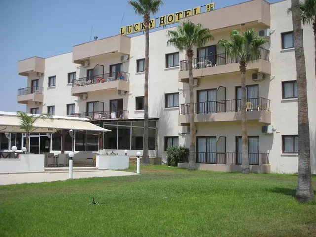 Lucky Hotel Apartments, Larnaca Bay, Dhekelia Road