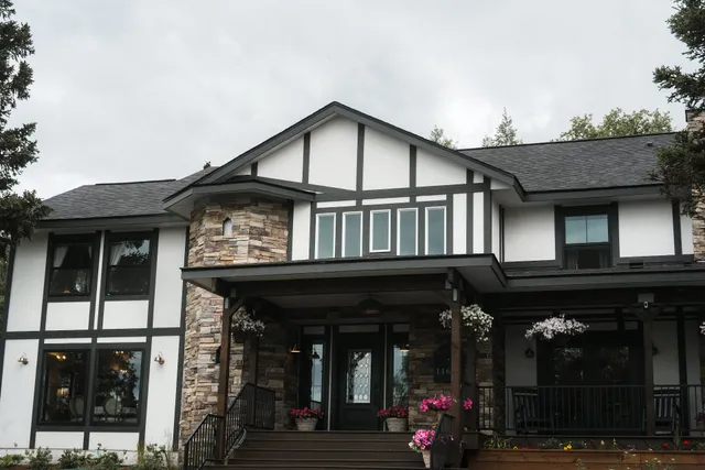 Highland Glen Lodge Bed & Breakfast and Wedding Venue