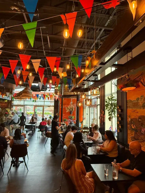 Khao (Street Food Thailand and Bar)