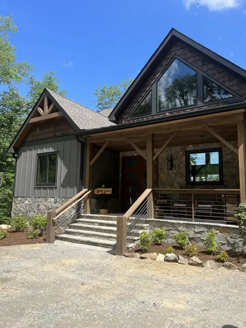 Livin' Lodge at Eagles Nest