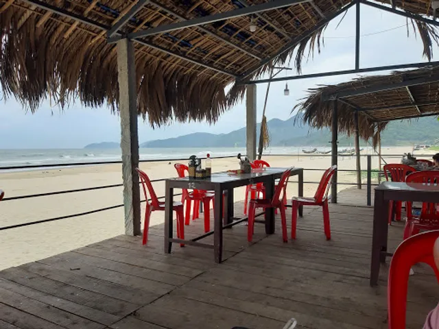 Nhà Hàng Hải Sản Hoàng Nhi Quán