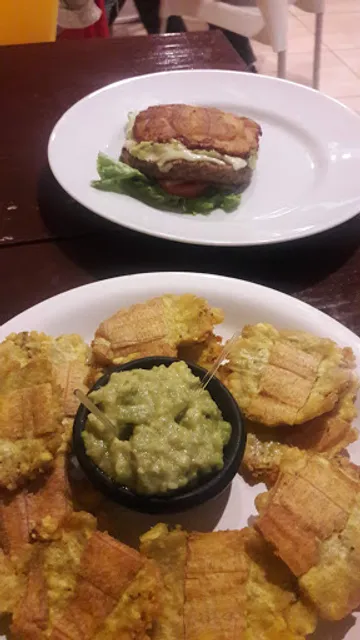 Guacamole & Ají - Fast Food Colombiano