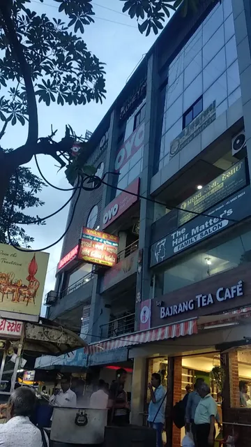 OYO 2174 Hotel Radhey Inn