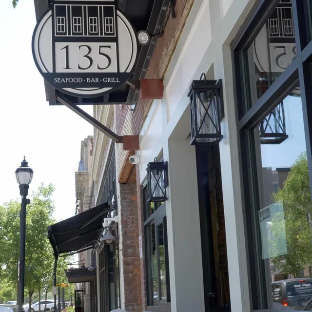 135 Seafood Bar & Grill