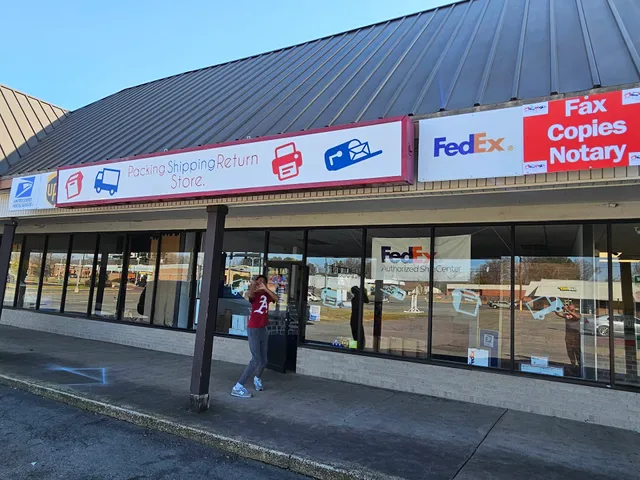 PACKING SHIPPING AND RETURN STORE