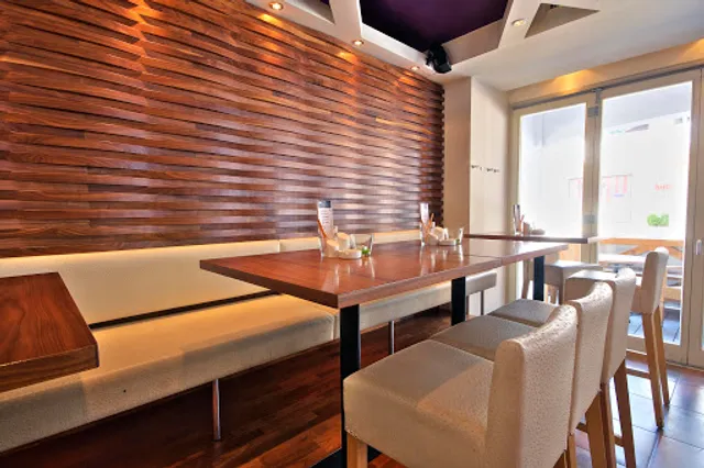 Novum & Internet Cafe Bakery