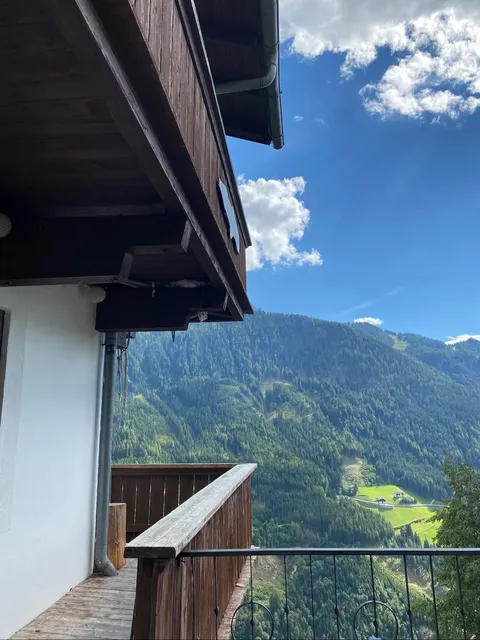 Bluebird Freeride Base