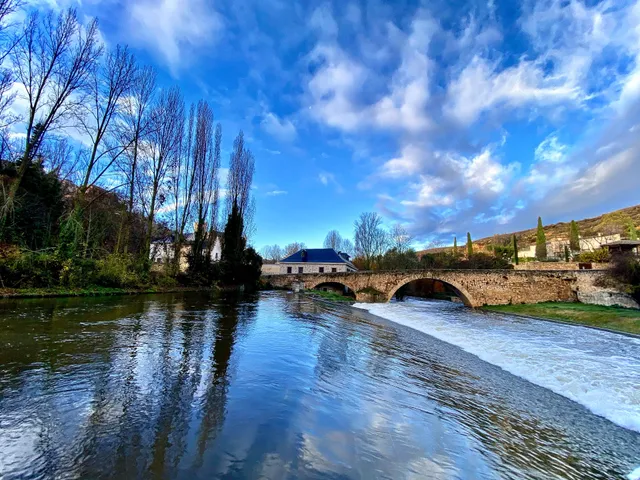 Azud de la Casa de la Moneda en el río Eresma