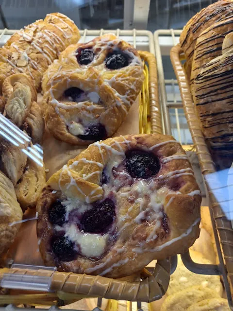 Ramone's Bakery & Cafe