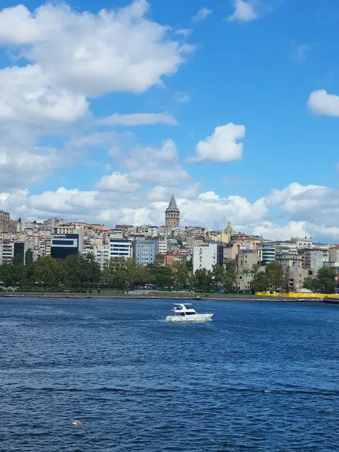 Haliç Metro İstasyonu