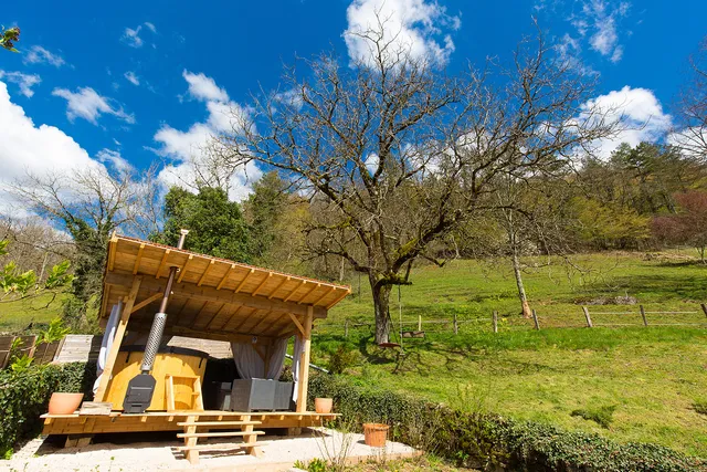 Les Gîtes de l’Ane à Plumes : location de vacances gites, chambres d’hôtes espace bain nordique au cœur des lacs du Jura