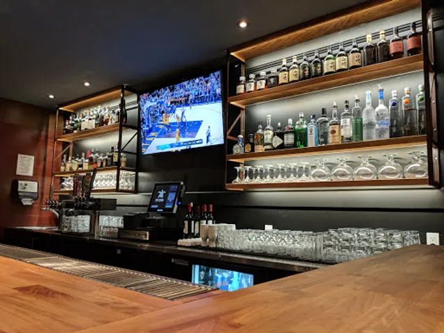 Pa'ina Restaurant & Lounge