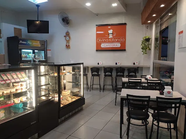 Cafeteria Divina Kitanda