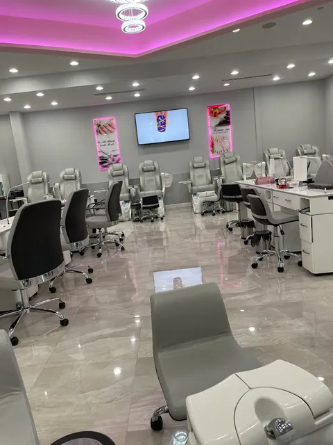 Pinky Nails and Spa 3