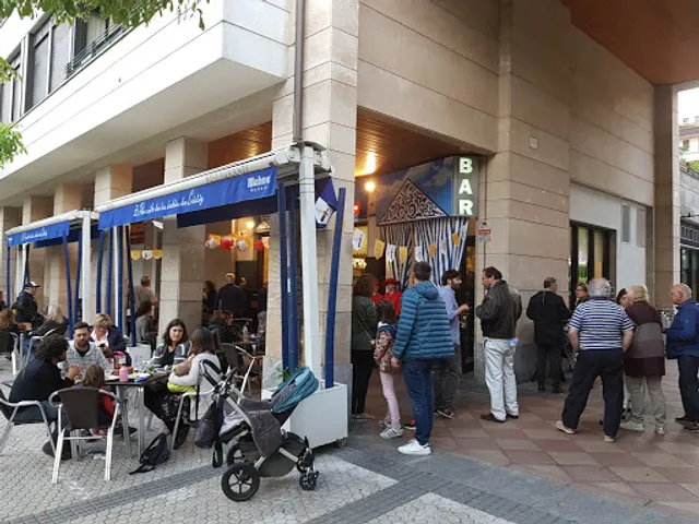 El Pescaito de la Bahia de Cádiz Barra y Restaurante