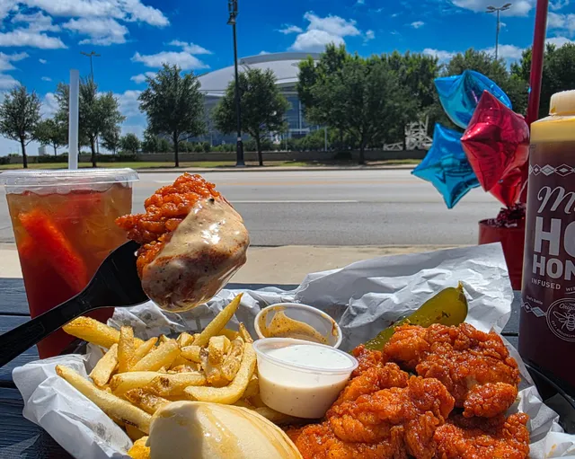Mary Sue's Hot Chicken & Dough