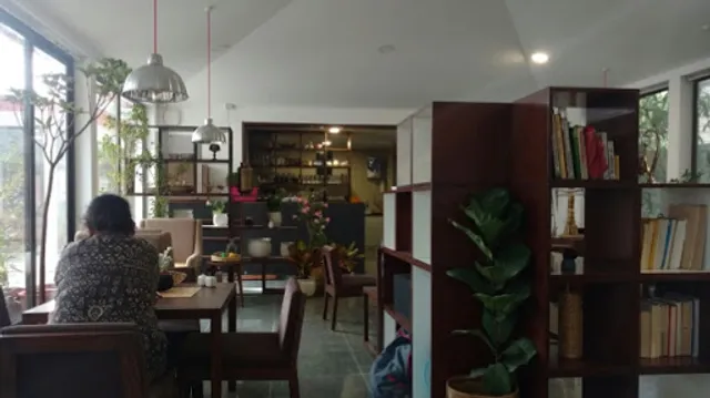 Project Otenga, Cafe