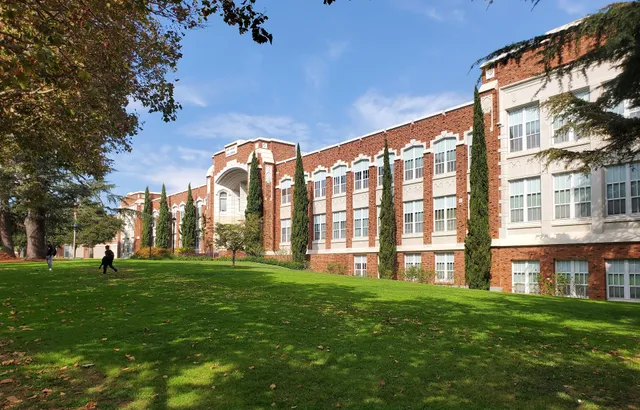 San Mateo High School