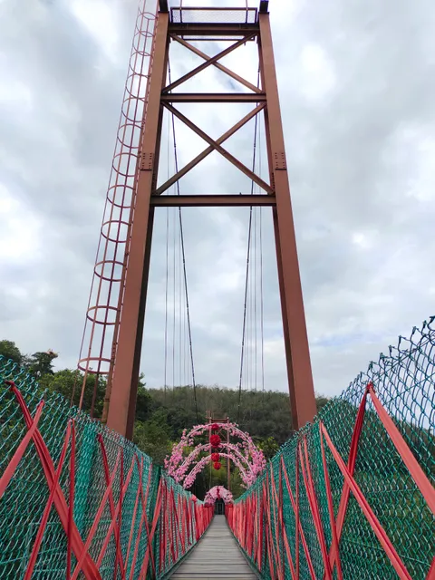 吊桥 (衔接石哪督庙与大聖嶺) Suspension Bridge