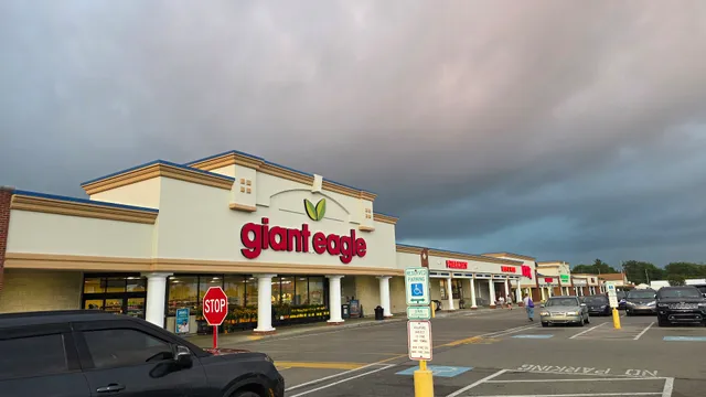 Giant Eagle Supermarket