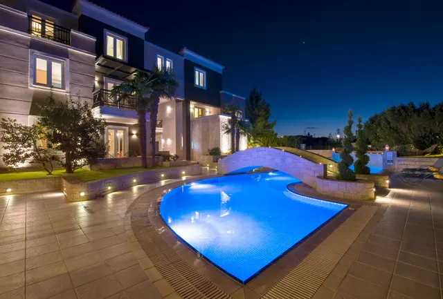 Artdeco Luxury Suites