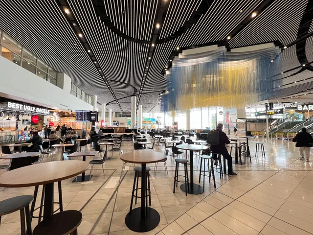 Auckland Airport (AKL)