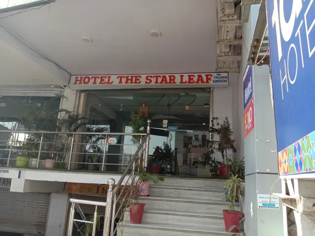 OYO 11923 Hotel Star leaf
