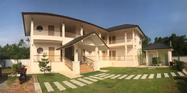 ก่อนเกาะโฮเทล