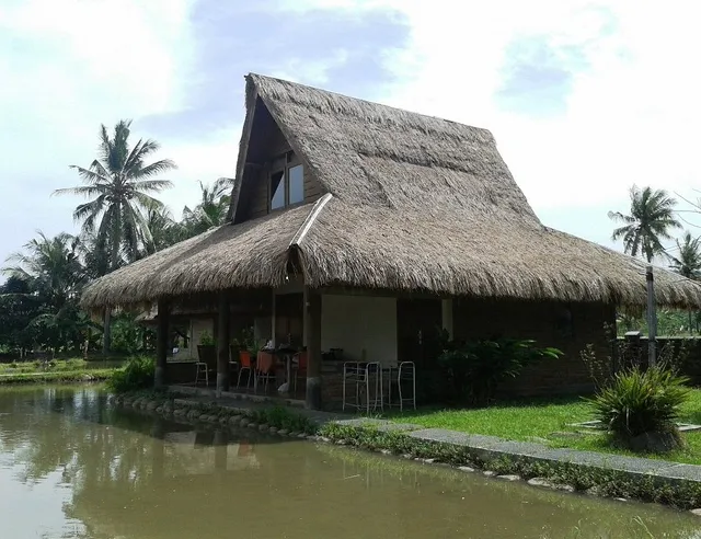 Cimaja Square Hotel & Restaurant