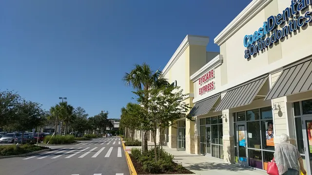 Island Walk Shopping Center