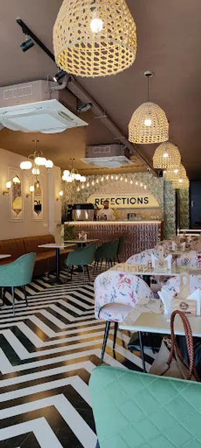 Refections Cafe, Lajpat Nagar