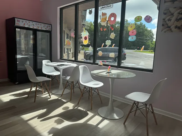 Macaron World Bakery