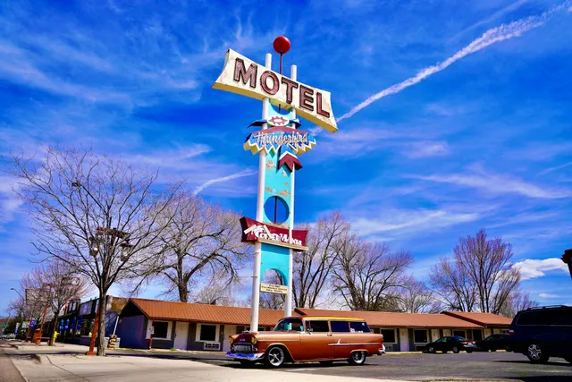 Thunderbird Motel