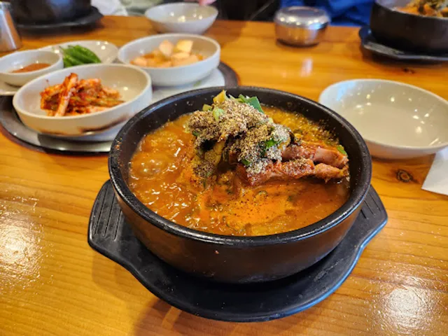 조마루 뼈다귀 감자탕 중동점