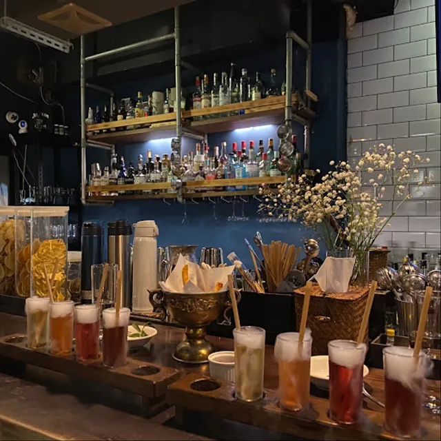 在島之後After Island. 餐酒館