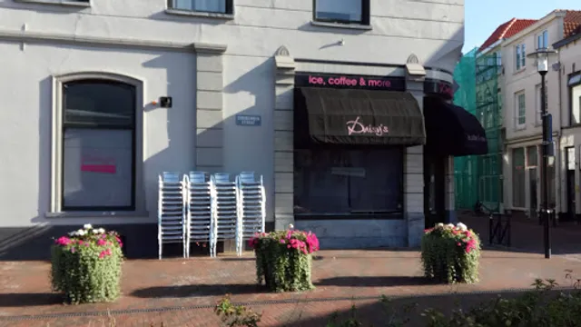 Daisy's Ice, Coffee & More