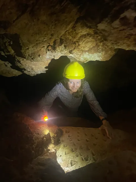 CONGOMAN Cave and Bungalow