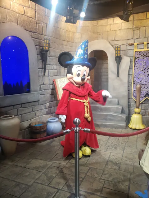 Meet Disney Stars at Red Carpet Dreams