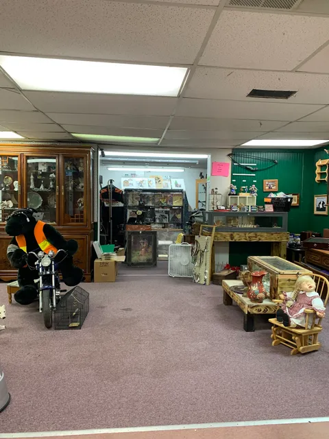 M&M Antiques & Collectibles