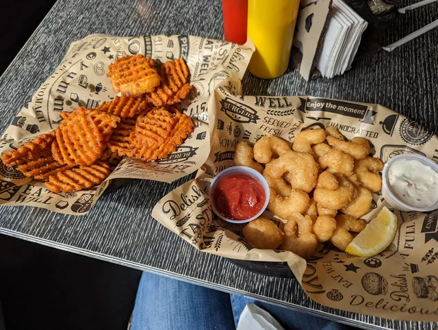 Powder House Bar & Grill