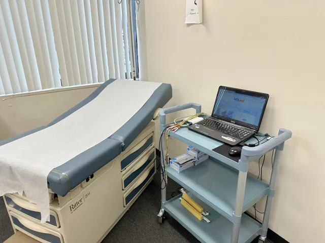 Xiaojun Guo, MD＆Li Kong, MD, PHD. Family - 纽约 移民体检 高血压 失眠 神经科 风湿痛症 糖尿病 心脏病 心悸 胃肠病 鼻炎 肺病 贫血 头晕 感冒 前列腺 皮肤科 全身检查 家庭内科 医生 诊所 推荐